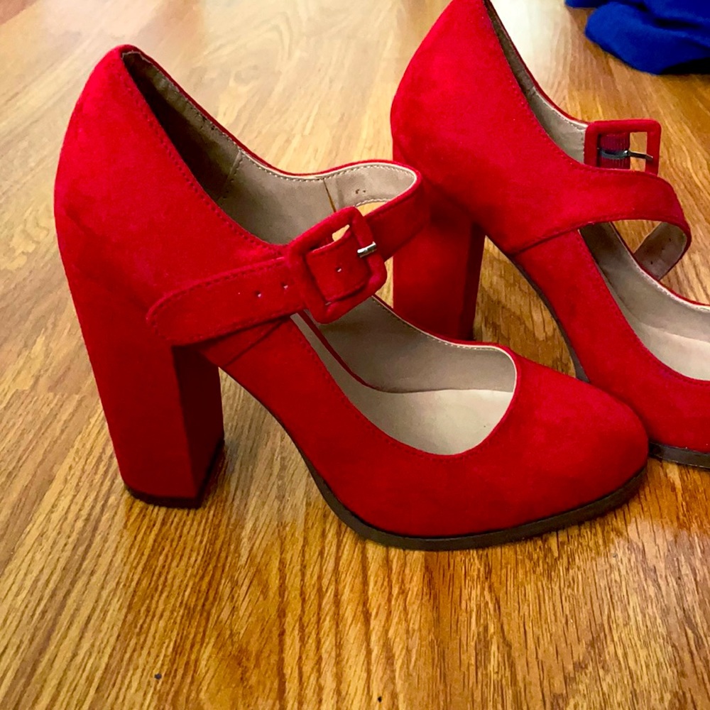 Red Velvet Heels size 6